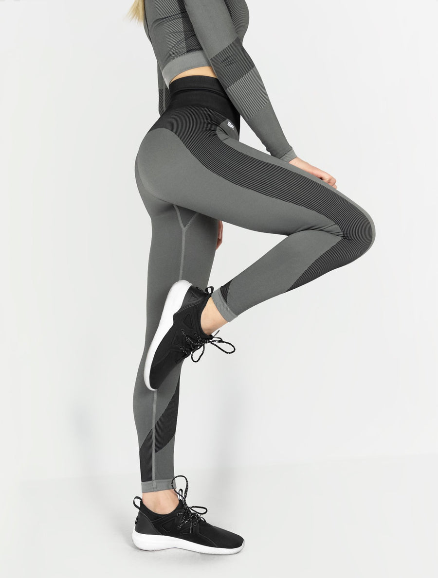 Dark grey gym leggings for women, ankle length sports pants, gym tights.