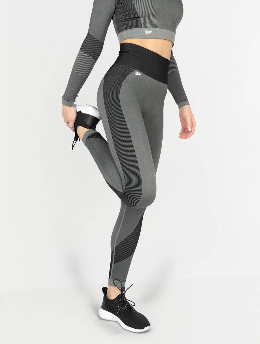 Women's Nike Sportswear Essential Mid-Rise Cropped Leggings| Finish Line